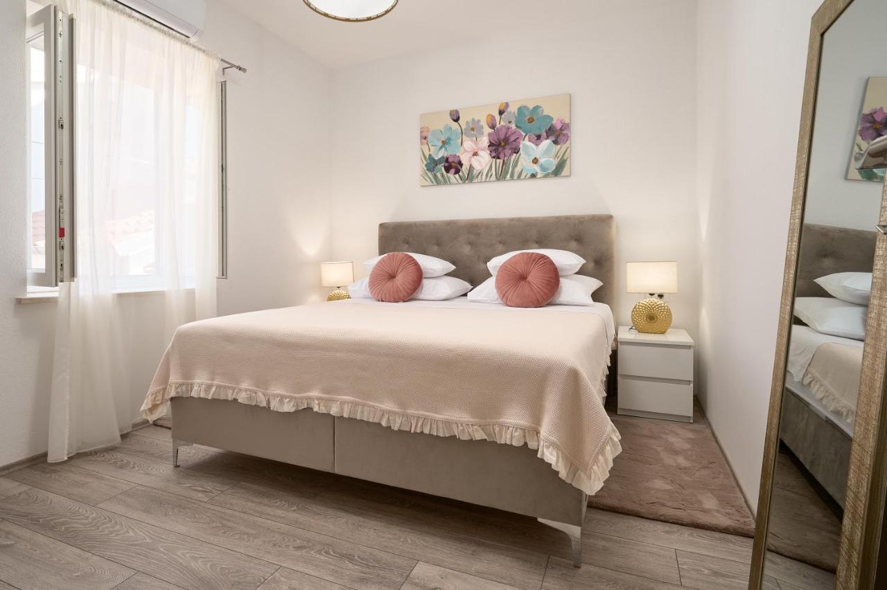 Zora Residence Каштела Экстерьер фото